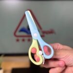 مقص بلاستيك لونين